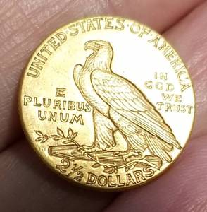 lot 03 image: 1925-D US $2.50 GOLD INDIAN AU