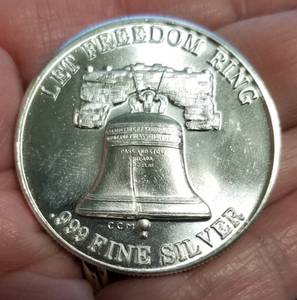 lot 40 image: 1 TROY OZ. .999 FINE SILVER VINTAGE TRADE UNIT