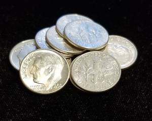 lot 37-B image: 10 BU-UNC ROOSEVELT SILVER DIMES AS PICTURED