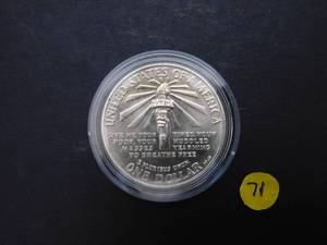 1986-P Mint State Statue of Liberty Silver Comm. Dollar  Price Guide $41.00