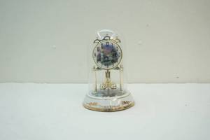 Anniversary clock