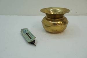 Hand scale, spittoon