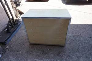 Dresser vintage