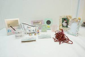 Dcor accent pieces