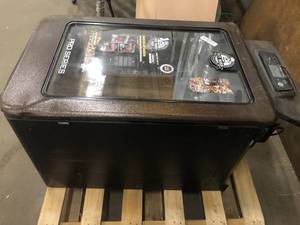 lot 39 image: it Boss Pro Series 1322-sq in Mahogany Pellet Smoker Model #PBV4PS1- damaged- all over costumer returns not tested - see pictures