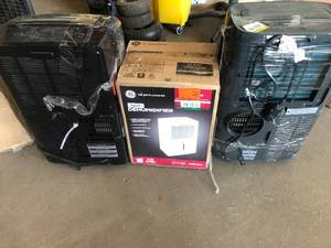 lot 33 image: Mixed lot of Dehumidifierand and AC Conditioner set of 3 - mixed conditions - see pictures