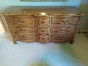 lot 26 image: Drexel Nine Drawer Lowboy-Style Dresser