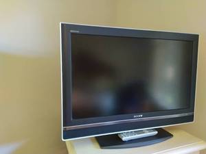 lot 49 image: Sony 32 LCD TV and Sony VCR And DVD Player