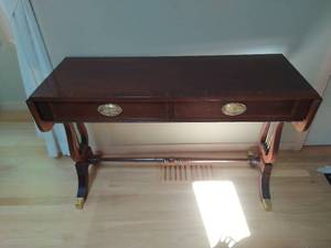 lot 35 image: Baker Dropleaf Hallway Table