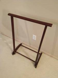 lot 93 image: Folding Towle Rack