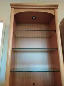 lot 99 image: BookshelfDisplay