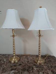 lot 129 image: Pair of Mid Century Kaeder Brass Colored Table Lamps