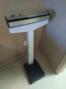 lot 186 image: Doctors Scale