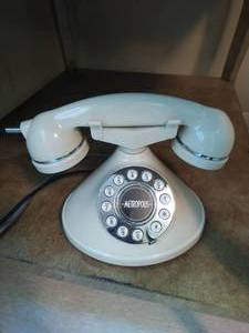 lot 194 image: Conair Rotary Style Phone