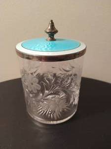 lot 215 image: Sterling & Glass Sugar Dish