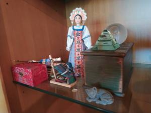 lot 223 image: Collection Of Dcor