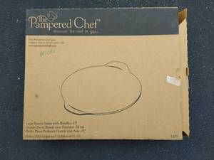 lot 370 image: Pampered Chef 15 Stone plate With Handles
