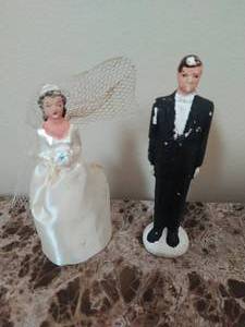 lot 233 image: Vintage Wedding Cake Toppers
