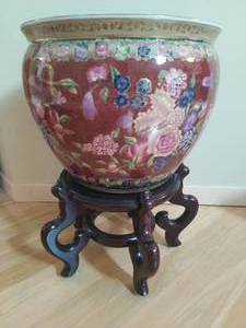 lot 156 image: Large Chinese Porcelain Fish Bowl Planter with Stand