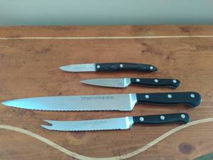 lot 167 image: Four Knives