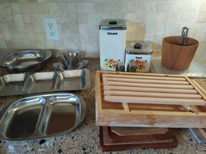 lot 171 image: Collection of Kitchen Items- Some Vintage