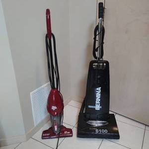 lot 260 image: Two Vacuums