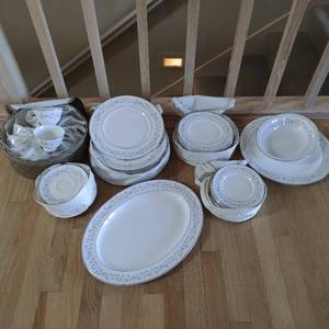 lot 263 image: Collection of Royal Doulton China
