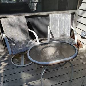 lot 264 image: Patio Lounge Set
