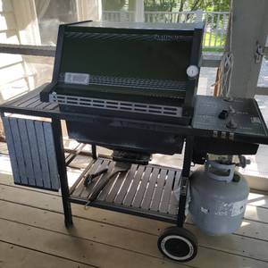 lot 265 image: Weber Grill with Cover