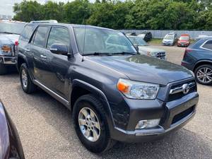 lot 7 image: 2010 Toyota 4Runner SR5 4x4