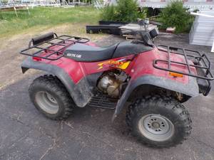 lot 1 image: Arctic Cat 400 2 x 4