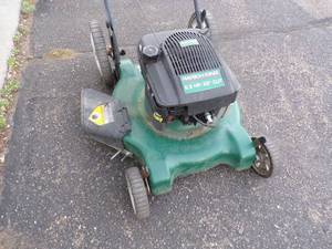 lot 7 image: 22 Push Mower