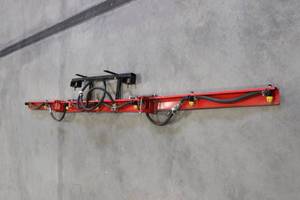 lot 10 image: 10 Spray Bar