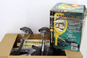 lot 28 image: Solar Lights & Flood Light