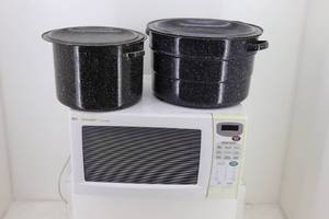 lot 45 image: Microwave & Pots