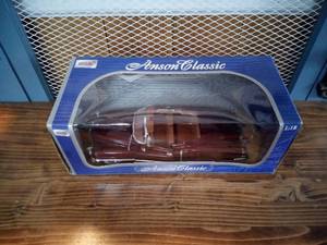 lot 8 image: Anson Classic 118 - 1953 Cadillac Eldorado - Die cast Collectable