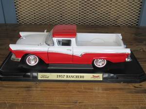 lot 17 image: Fairfield Mint - 1957 Ford Ranchero Die Cast Collectable
