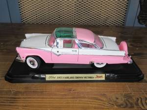 lot 18 image: Road Signature - Ford 1955 Fairlane Crown Victoria - 118