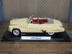 lot 24 image: Fairfield Mint - Item# 73116 - 1949 Buick - Die cast Collectable 118