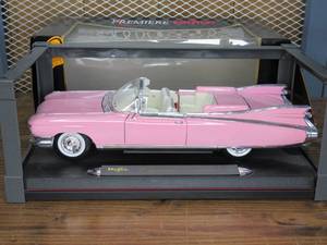lot 27 image: Maisto - Premiere Edition - 1959 Cadillac Eldorado Biarritz - 118 Die Cast Collectable