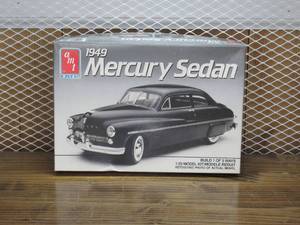 lot 28 image: Ertl AMT - 1949 Mercury Sedan - 125 Scale Model Car Kit New