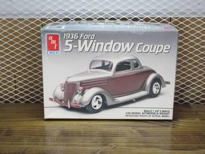lot 31 image: Ertl AMT - 1936 Ford 5-Window Coupe - 125 scale model car kit - new