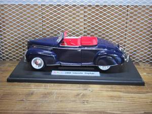 lot 34 image: Fairfield Mint - Item# 18102 - 1939 Lincoln Zephyr Convertible - 118 Scale - Die Cast Collectable