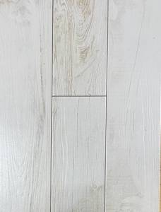 lot 551 image: 201 Sq Ft Sichenia Nature Avorio 6 x 24 Italian Ceramic Tile
