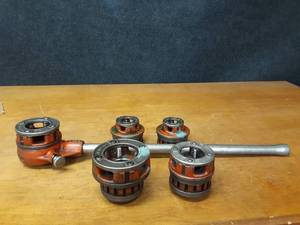 lot 1859 image: RIDGID Pipe Threader and (5) Dies