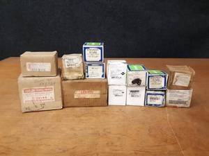 lot 1875 image: Lot of (14) Assorted HVAC Relays - Lennox, White Rogers and More