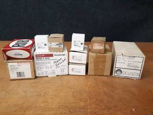 lot 1900 image: Lot of (11) HVAC Relays, Transformer and More