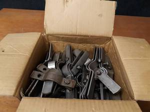 lot 1922 image: Lot of (40) 1-12 IP Riser Pipe Clamps