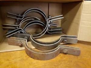 lot 1923 image: Lot of (6) 6 IP Riser Pipe Clamps