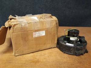lot 1995 image: Lennox Combustion Air Blower - Part No. 47M55